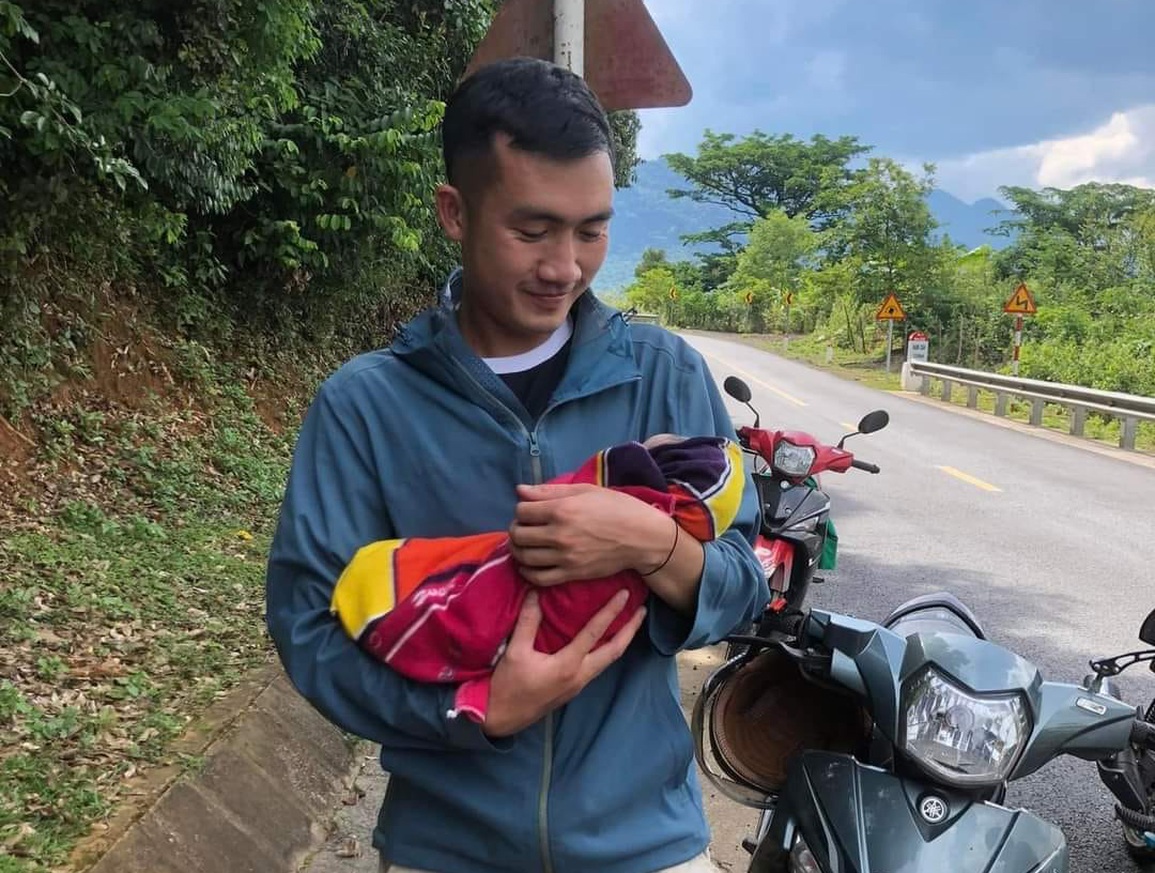 Chồng sản phụ người Mông kể về cuộc vượt cạn trên đường của vợ - 3 Chồng sản phụ người Mông kể về cuộc vượt cạn trên đường của vợ - 3