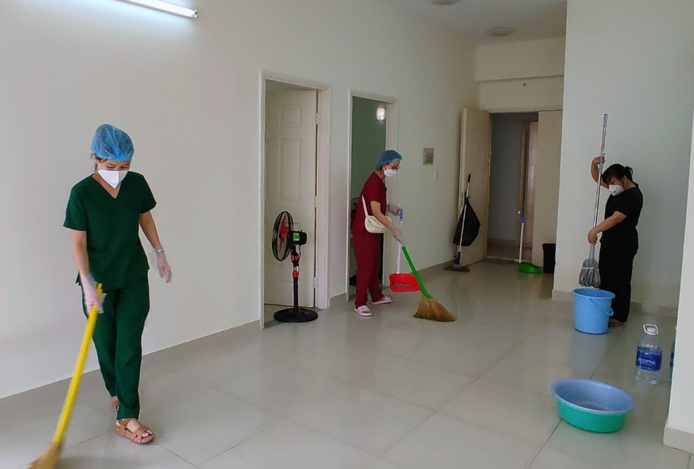 Ứng phó với Covid-19 chủng Omicron, 45 y bác sĩ khẩn cấp vào BV dã chiến - 2 Ứng phó với Covid-19 chủng Omicron, 45 y bác sĩ khẩn cấp vào BV dã chiến - 2