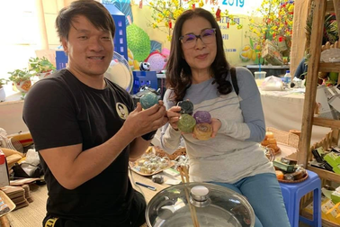 Nghị lực sống của vận động viên khuyết tật làm chủ hãng xà phòng thảo dược