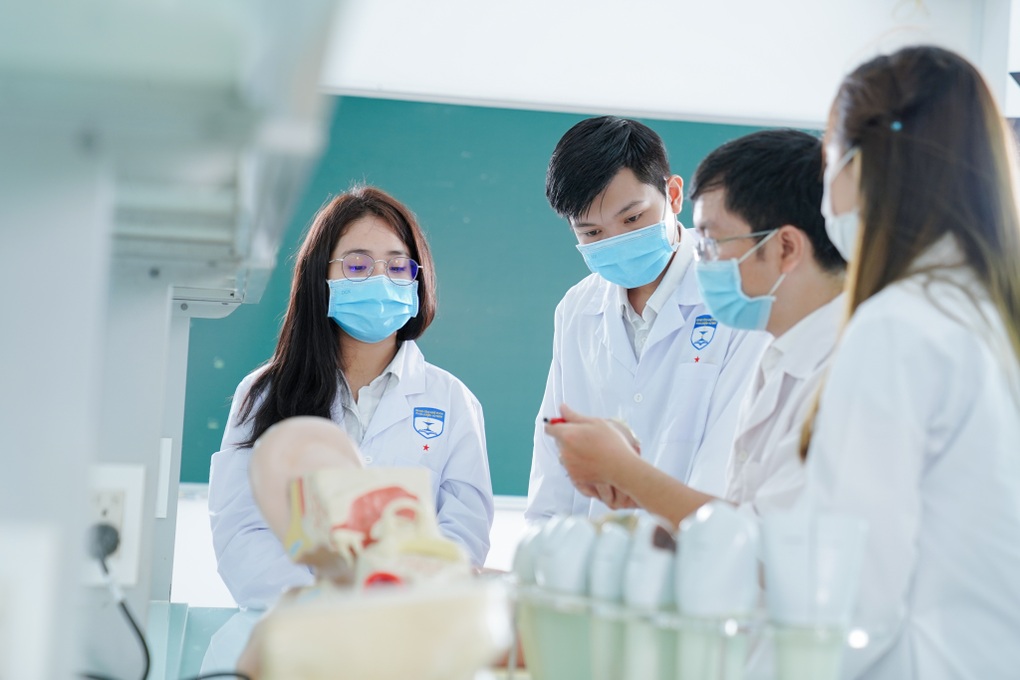 TPHCM thu hút nhân tài: 19 người vào làm việc, 14 người ra đi - 2 TPHCM thu hút nhân tài: 19 người vào làm việc, 14 người ra đi - 2