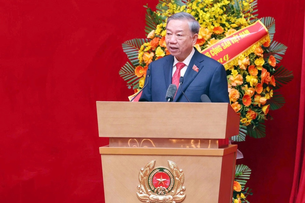 Công an nhân dân phải dám nghĩ, dám làm, dám chịu trách nhiệm, dám hy sinh - 2 Công an nhân dân phải dám nghĩ, dám làm, dám chịu trách nhiệm, dám hy sinh - 2