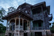 Nhận lương gần 64.000USD mỗi năm để làm vú em trong... ngôi nhà bị ma ám