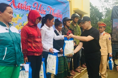 Một du học sinh Việt tại Mỹ mở sổ tiết kiệm làm từ thiện ở quê nhà