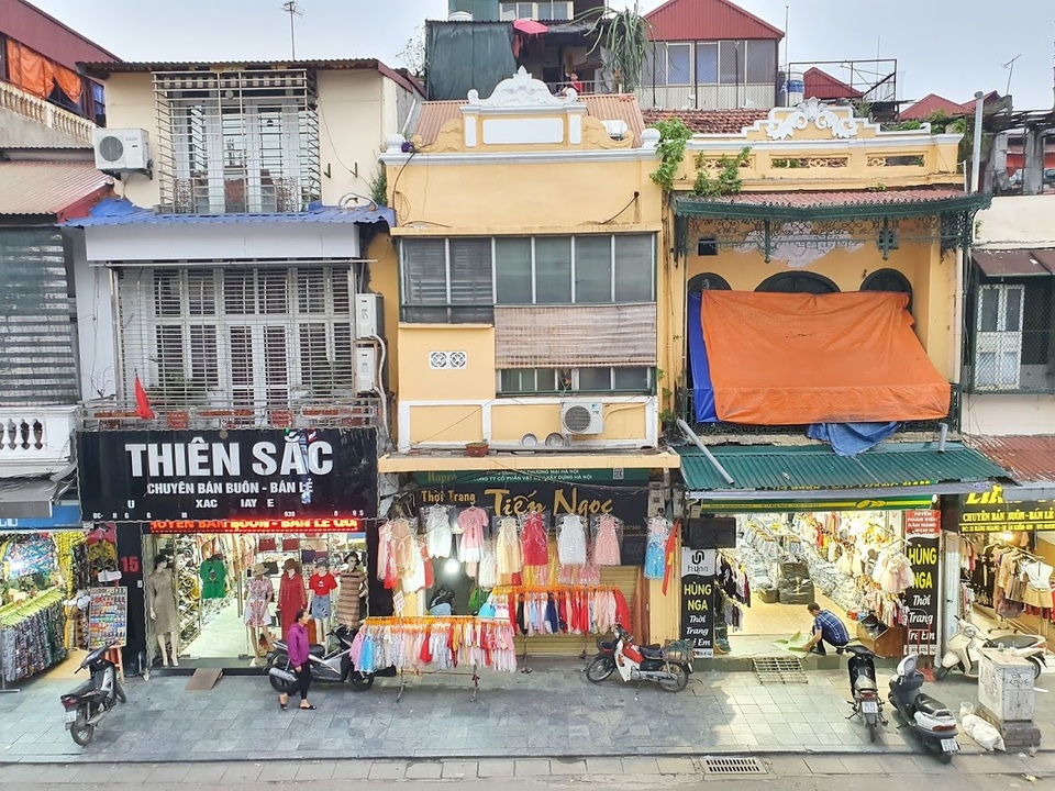 Bị trả mặt bằng hàng loạt, chủ nhà đất vàng phố cổ tung đủ chiêu câu kéo - 4 Bị trả mặt bằng hàng loạt, chủ nhà đất vàng phố cổ tung đủ chiêu câu kéo - 4