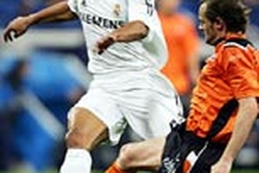 Chiến thắng dễ dàng của các đại gia