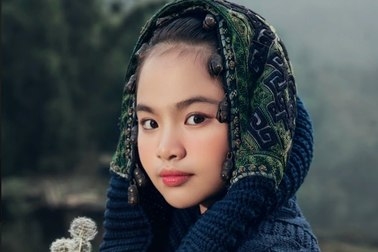 Mẫu 10 tuổi mở màn show Vũ Việt Hà tại Tuần lễ thời trang