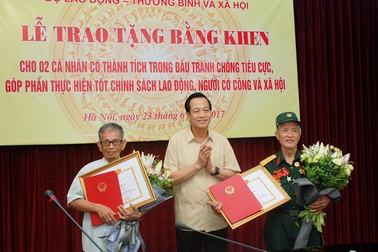 Vụ khui hồ sơ người có công giả: Câu chuyện bắt đầu từ buổi tiếp dân cuối năm 2010