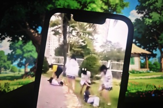 Nhóm nữ sinh vây đánh bạn học ở TPHCM