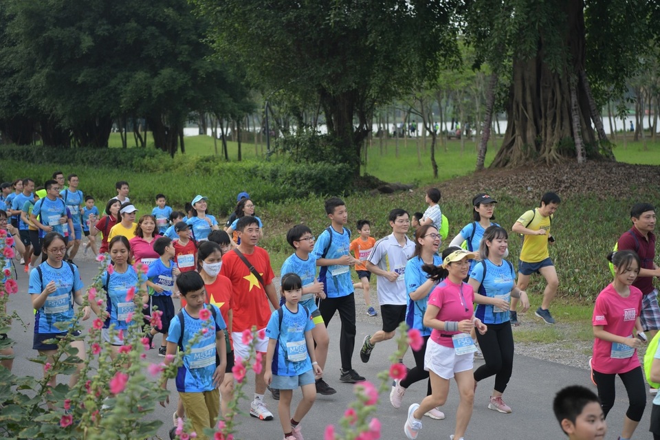 Những chân chạy nhí ở Ecopark Marathon 2021 - 3