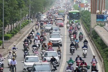 Hà Nội sẽ cấm xe máy trên đường Lê Văn Lương hoặc Nguyễn Trãi?