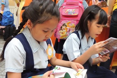 Con nhận giấy khen: Người so đo, kẻ dè chừng