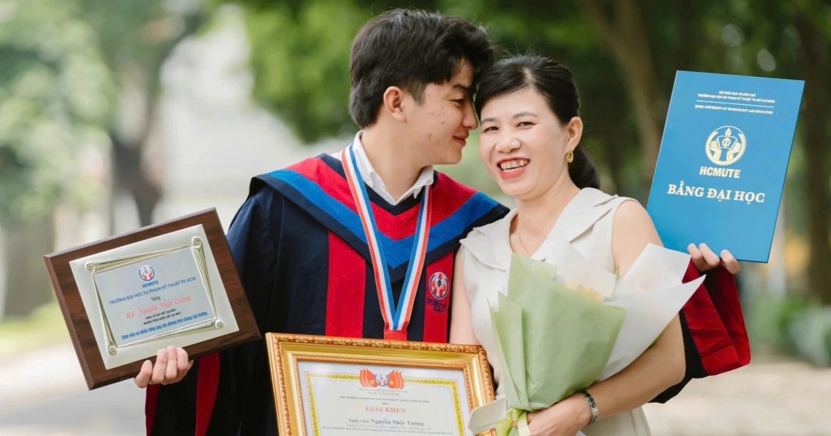 Bí mật rớt nước mắt về “niềm tin của mẹ và sổ hộ nghèo”