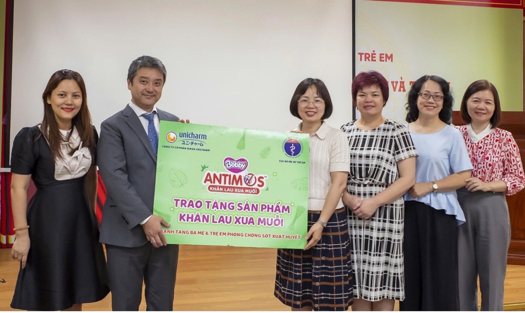 Diana Unicharm tặng khăn lau xua muỗi Bobby Antimos chung tay phòng sốt xuất huyết - 1 Diana Unicharm tặng khăn lau xua muỗi Bobby Antimos chung tay phòng sốt xuất huyết - 1