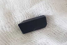 Cháu bé 3 tuổi nuốt nút điều khiển tivi vào khí quản