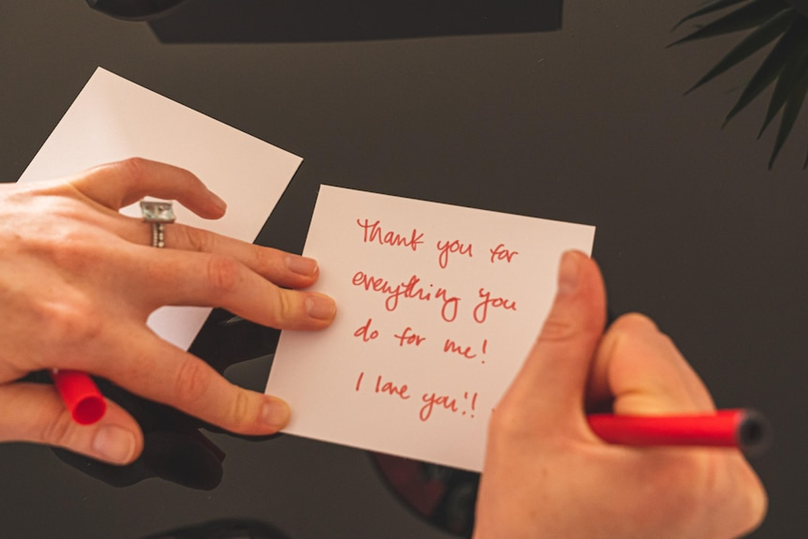 Ý tưởng cho ngày Valentine ngọt ngào dựa trên 5 ngôn ngữ tình yêu - 7 Ý tưởng cho ngày Valentine ngọt ngào dựa trên 5 ngôn ngữ tình yêu - 7