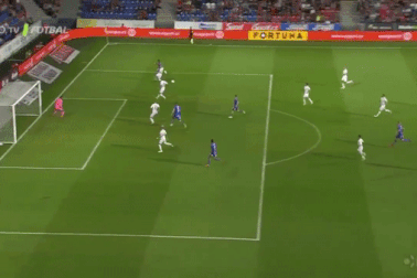 Thủ môn Filip Nguyễn hóa "người nhện", cứu thua xuất thần ở giải CH Séc