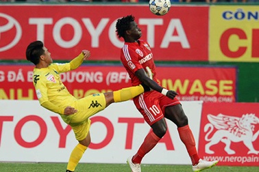 Khúc quanh ở ngôi đầu và sự hụt hơi của HA Gia Lai