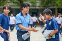 Niềm vui của hơn 76.000 thí sinh TPHCM hoàn thành kỳ thi vào lớp 10