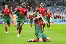 Fernandes lập cú đúp, Bồ Đào Nha thắng Uruguay và sớm giành vé đi tiếp