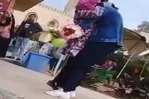 Nữ sinh bị đuổi học vì được cầu hôn giữa sân trường