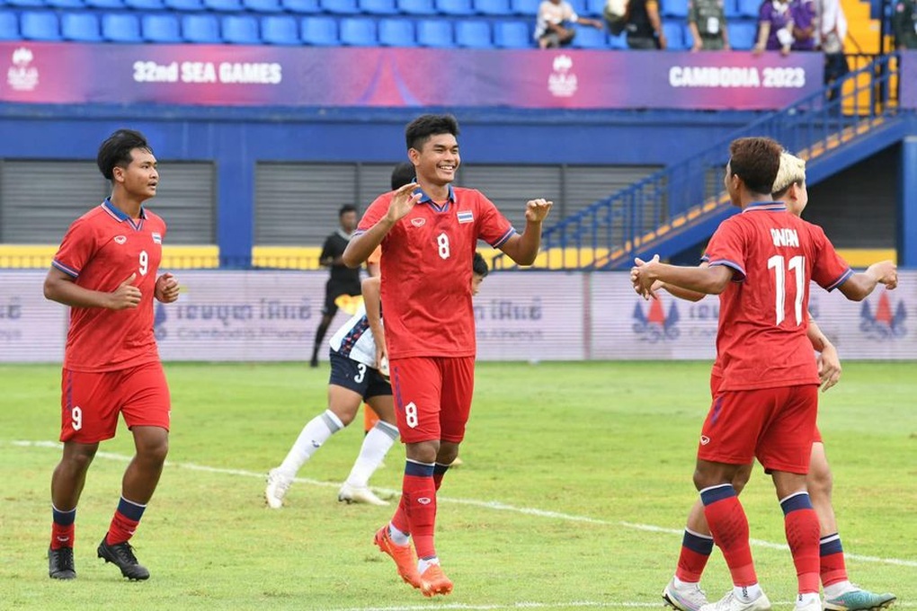 Thắng đậm Lào, U22 Thái Lan gây áp lực cho U22 Việt Nam - 1 Thắng đậm Lào, U22 Thái Lan gây áp lực cho U22 Việt Nam - 1