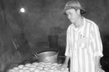 Vào căn buồng “hạnh phúc” trong trại giam