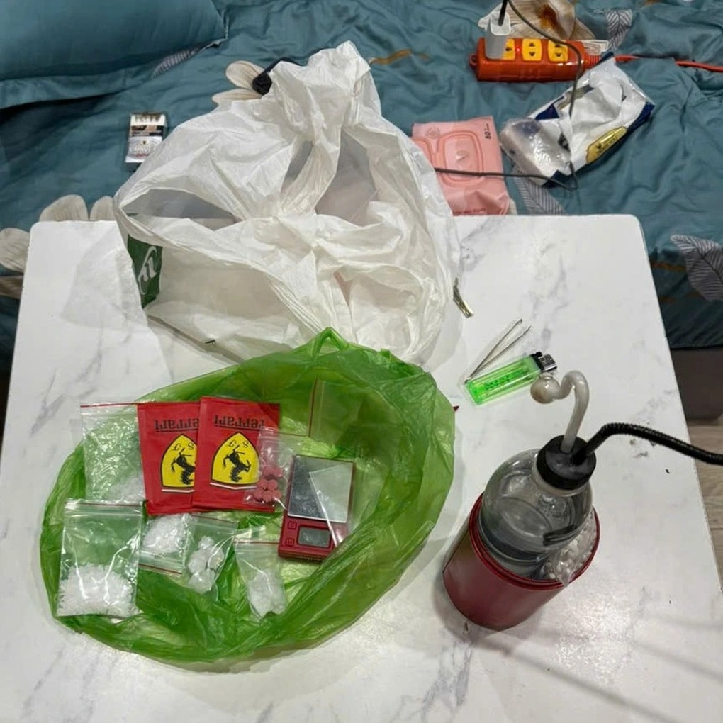 Biến căn hộ cho thuê thành nơi cất giấu, phân chia ma túy - 2