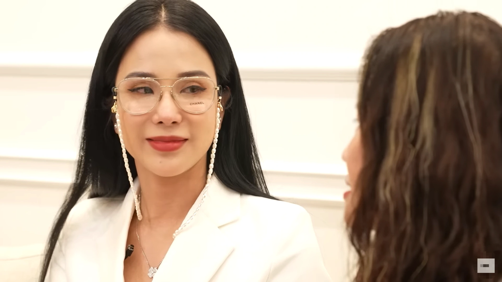 Diệp Lâm Anh sau ly hôn: Nhan sắc thăng hạng, được tặng biệt thự tiền tỷ - 6 Diệp Lâm Anh sau ly hôn: Nhan sắc thăng hạng, được tặng biệt thự tiền tỷ - 6