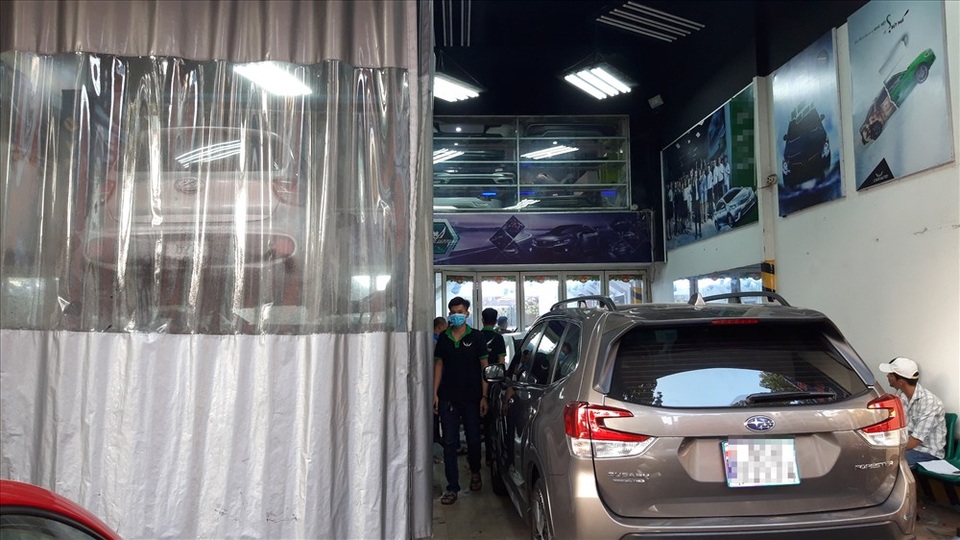 Tiết lộ thu nhập “khủng” của các garage ô tô dịp cận Tết - 3 Tiết lộ thu nhập “khủng” của các garage ô tô dịp cận Tết - 3