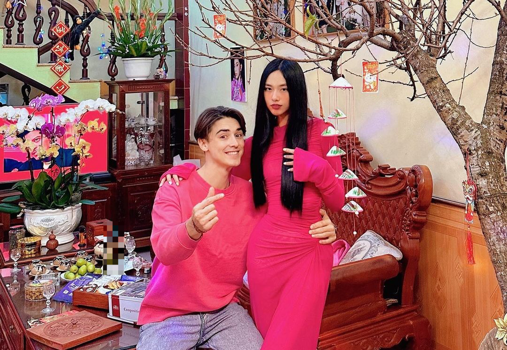 Nữ người mẫu Việt được bạn trai Nga cầu hôn trên du thuyền - 2 Nữ người mẫu Việt được bạn trai Nga cầu hôn trên du thuyền - 2