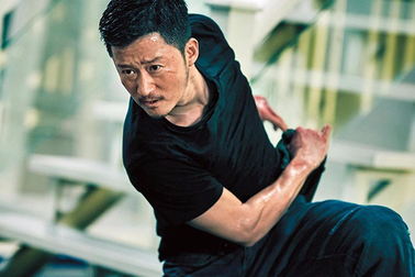 Sự điên rồ của Ngô Kinh: "Cắm" sổ đỏ, đối mặt nguy cơ liệt để làm phim