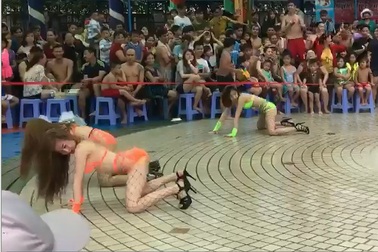Công viên Đầm Sen xin lỗi sau vụ vũ công mặc sexy nhảy phản cảm