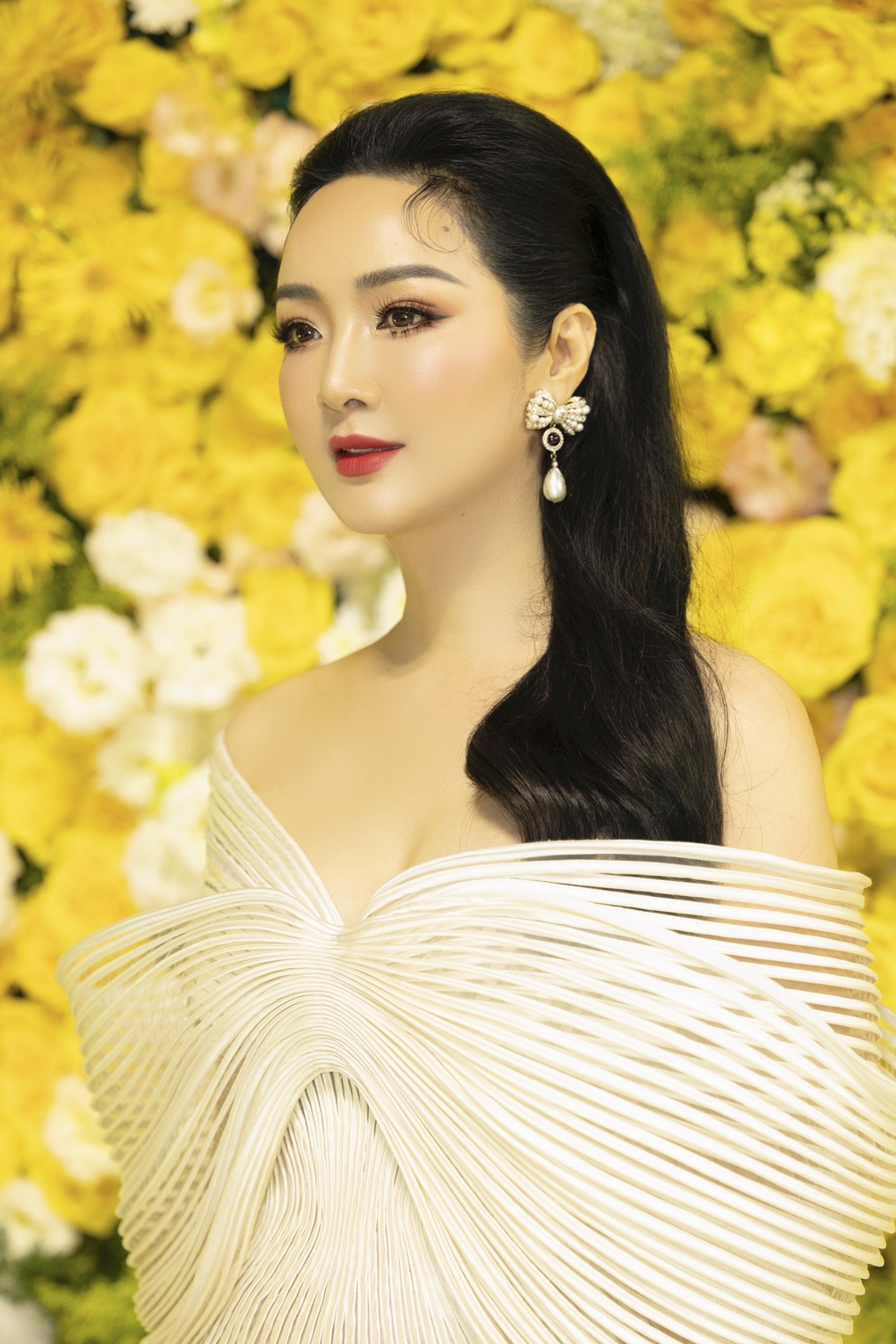 Hoa hậu Đền Hùng Giáng My ngẫu hứng khoe giọng - 1 Hoa hậu Đền Hùng Giáng My ngẫu hứng khoe giọng - 1