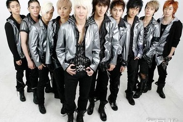 Fan của Super Junior hào hứng đón thần tượng