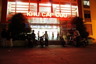 Đâm chết người yêu trước cửa phòng cấp cứu