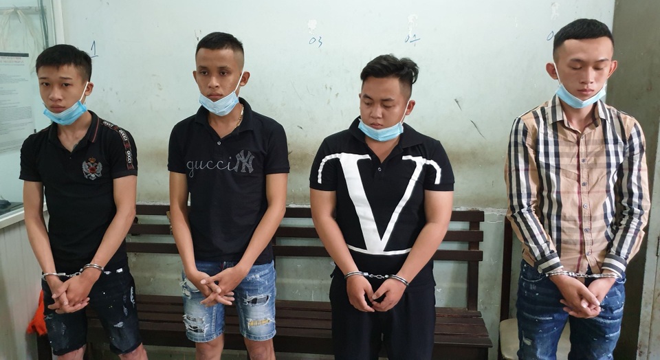 Bắt nghi can trực tiếp giật túi xách khiến người phụ nữ chấn thương sọ não - 2 Bắt nghi can trực tiếp giật túi xách khiến người phụ nữ chấn thương sọ não - 2