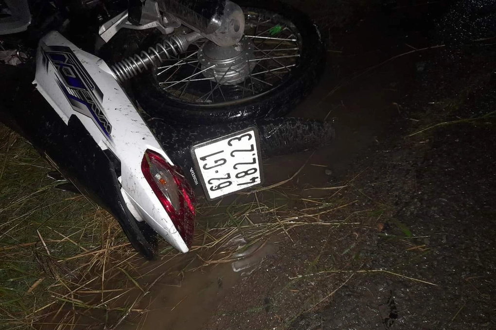 Nam thanh niên tử vong bên cạnh trụ biển cảnh báo - 1