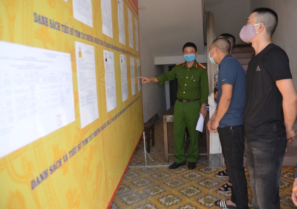 Cử tri đặc biệt ở tổ bầu cử đặc biệt nhất Nghệ An - 4 Cử tri đặc biệt ở tổ bầu cử đặc biệt nhất Nghệ An - 4