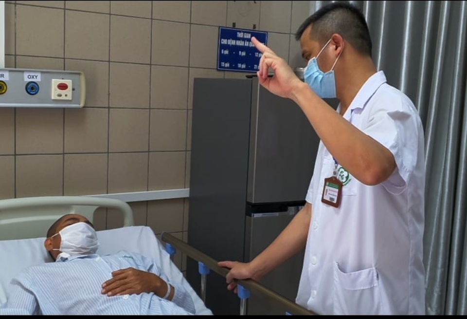 7 bệnh nhân ngộ độc methanol, cảnh báo tổn thương não không phục hồi - 2 7 bệnh nhân ngộ độc methanol, cảnh báo tổn thương não không phục hồi - 2