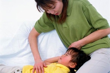 Các bà mẹ “phản pháo” về chuyện ru con ngày nay