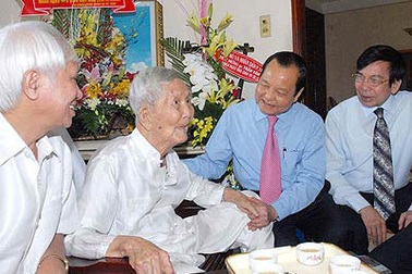 Mừng thọ GS Trần Văn Giàu 100 tuổi 