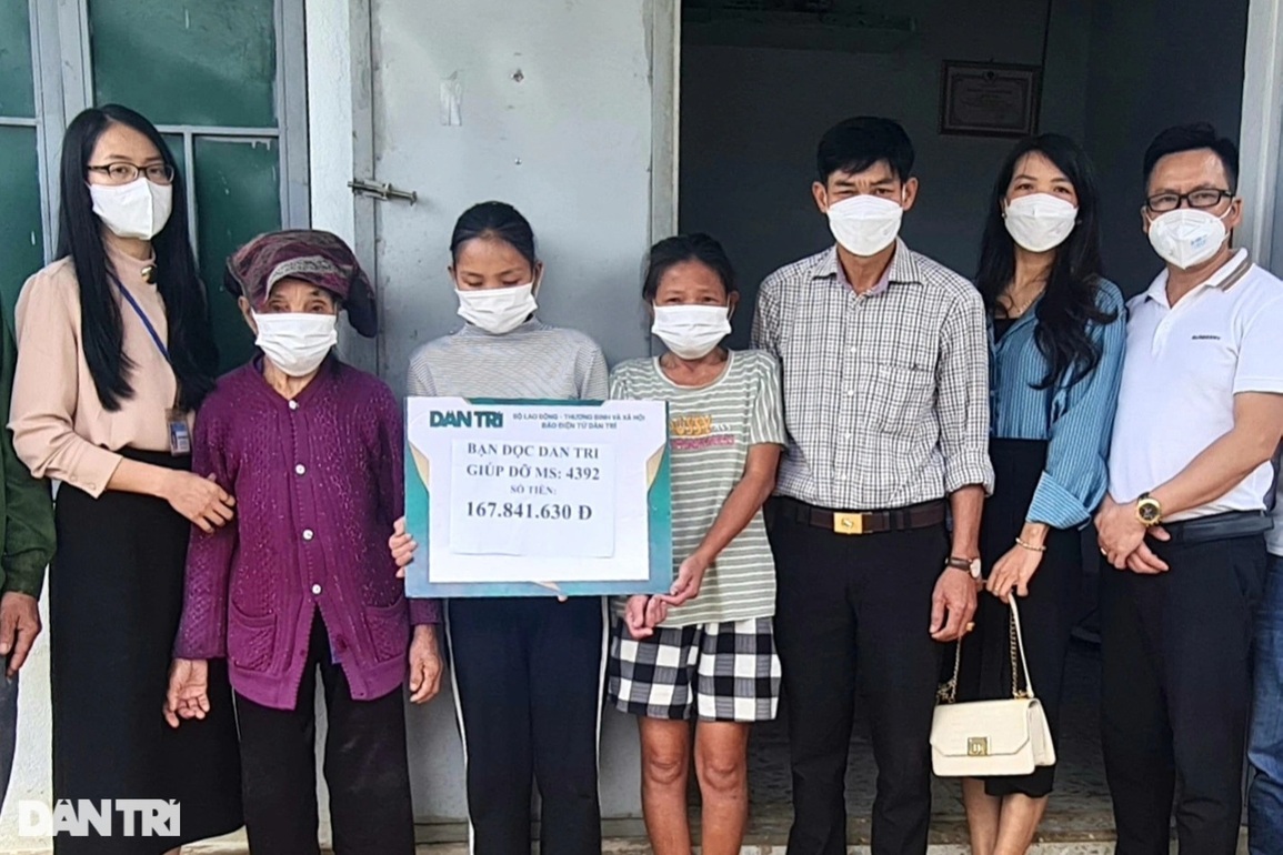 Gần 170 triệu đồng đến với số phận 4 người phụ nữ bị trời đày - 1 Gần 170 triệu đồng đến với số phận 4 người phụ nữ bị trời đày - 1