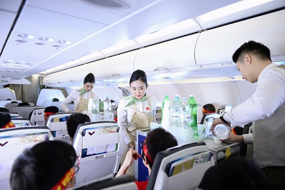 Cổ động viên Việt Nam vượt hàng ngàn km đến Manila - Philippines cổ vũ U22 Việt Nam - 5 Cổ động viên Việt Nam vượt hàng ngàn km đến Manila - Philippines cổ vũ U22 Việt Nam - 5