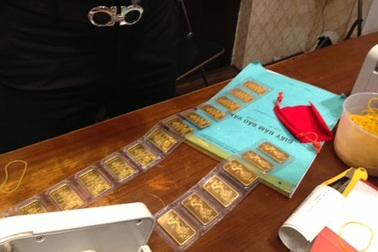 Vẫn hút hàng, Ngân hàng Nhà nước chào bán tiếp 40.000 lượng vàng 