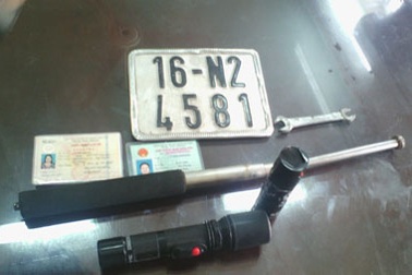 "Nhắm" nhà cán bộ công an, cướp xe SH giữa ban ngày