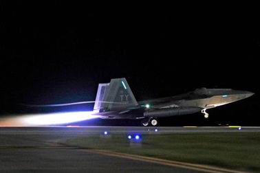 F-22 không còn tàng hình khi radar Nga trực chiến