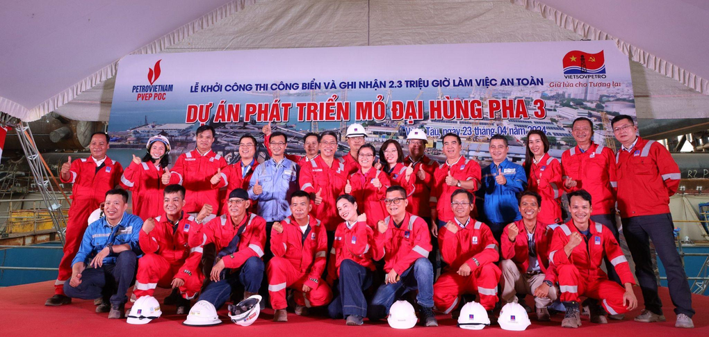 Khởi công thi công biển, ghi nhận 2,3 triệu giờ an toàn Dự án mỏ Đại Hùng pha 3 - 5 Khởi công thi công biển, ghi nhận 2,3 triệu giờ an toàn Dự án mỏ Đại Hùng pha 3 - 5