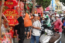 Khu phố đỏ nhất TPHCM, tiểu thương "chốt đơn" 500 triệu là chuyện thường