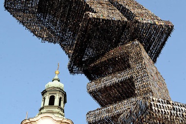 Chiêm ngưỡng tác phẩm đồ sộ bằng chìa khóa