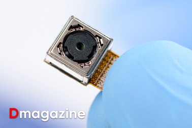 Hướng dẫn tìm camera quay lén trong phòng khách sạn để nghỉ lễ được an toàn